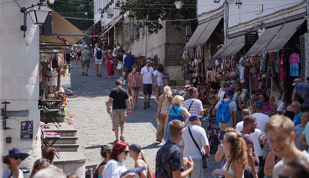 Zgjatet sezoni turistik, INSTAT: Gati 8.3 mln turiste qe prej Janarit